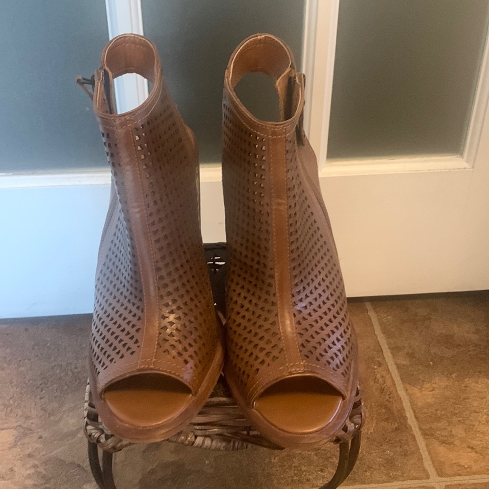 Ankle boots